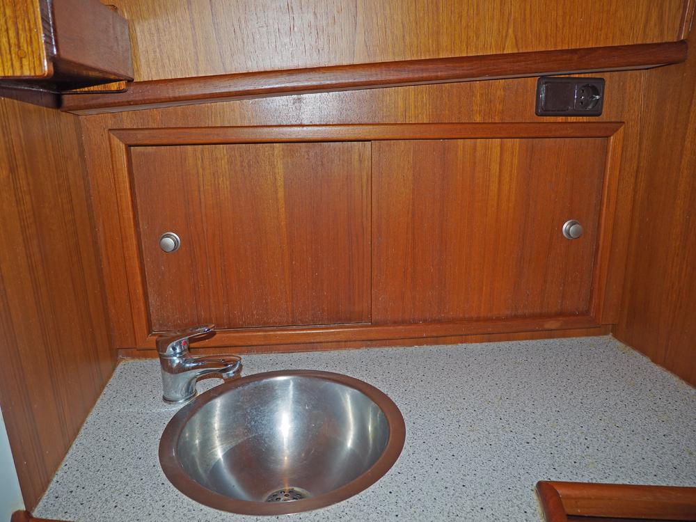 Fore ship, Accommodation